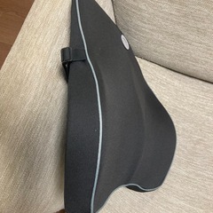 低反発腰クッション ランバーサポート の画像