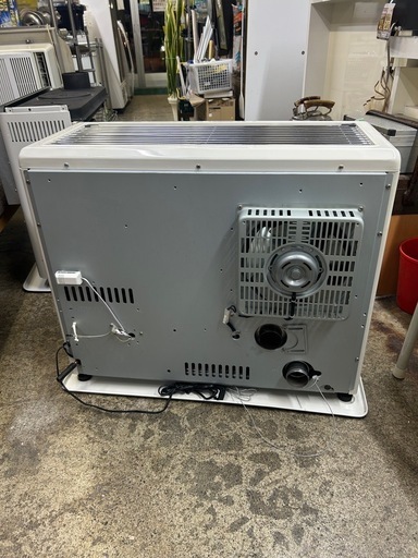アース万代店　分解掃除済み極美品 SUNPOT FF式石油ストーブ FFR-7011RF 木造18畳／鉄筋コンクリート29畳 カベック