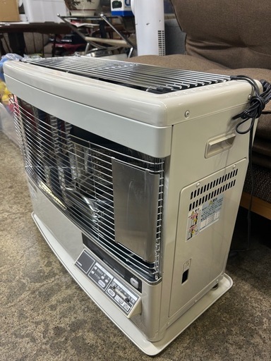 アース万代店　分解掃除済み極美品 SUNPOT FF式石油ストーブ FFR-7011RF 木造18畳／鉄筋コンクリート29畳 カベック