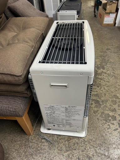 アース万代店　分解掃除済み極美品 SUNPOT FF式石油ストーブ FFR-7011RF 木造18畳／鉄筋コンクリート29畳 カベック