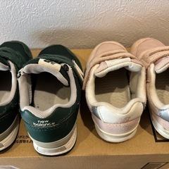 キッズ ニューバランス 2足セットの画像