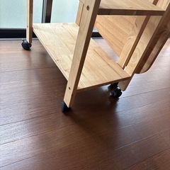 テーブル折りたたみ、キャスター付き
の画像