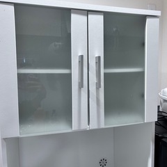 本日限定　食器棚の画像