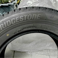 ブリヂストン(BRIDGESTONE) スタッドレスタイヤ BLIZZAK(ブリザック) 195/65R15 91Qの画像