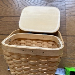 ハンドメイド用蓋付きカゴの画像