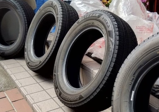 ブリヂストン(BRIDGESTONE) スタッドレスタイヤ BLIZZAK(ブリザック) 195/65R15 91Q