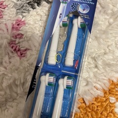 BRAUN　oral-B　替えブラシ4本入りの画像