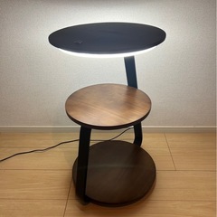 LEDライト付きダークブラウンサイドテーブルの画像