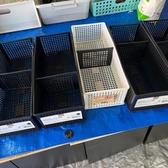 カゴ。小物入れ、の画像