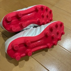 サッカー　スパイク　22cmの画像