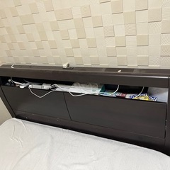 ダブルベッドフレームのみの画像