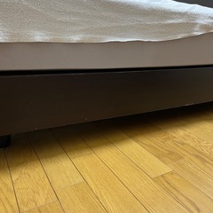 ダブルベッドフレームのみの画像