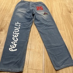 Pengully 刺繍デニムパンツ　美品の画像