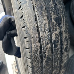 トラックのタイヤ　夏タイヤ　の画像