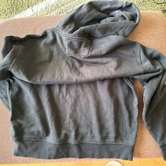 バナナリパブリック メンズパーカーM
の画像