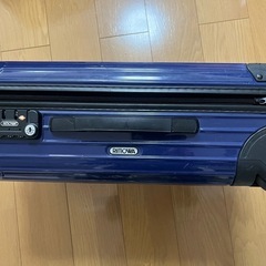 リモワ　キャリーケースの画像