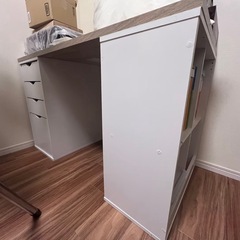 LOWYAデスクの画像