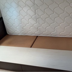 セミダブルベッド
の画像