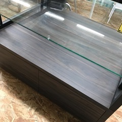 ジャングルジャングル貝塚店　ガラスラック　ガラス陳列棚　お洒落　キャスター付き　貝塚市　二色浜　リサイクルショップの画像