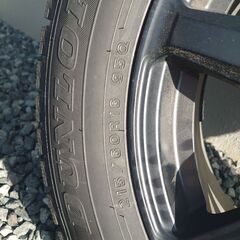 ホイル付きスタッドレスタイヤ　215／60R16の画像