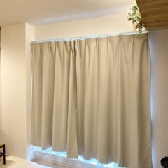 遮光カーテン ベージュ 175×100 2枚セット フック付きの画像