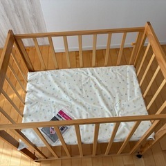 ベビーベッドの画像