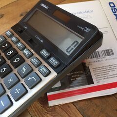  【引き取り限定。置き配。越前市】オスロ電卓　極美品の画像
