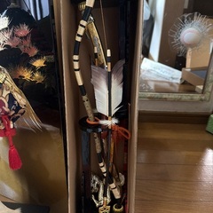 美品！ 五月人形 人形飾り台 弓太刀 屏風 他小物付きフルセットの画像