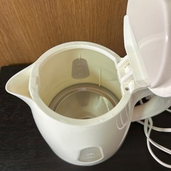 電気ケトル　1リットルの画像