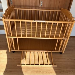 ベビーベッドの画像