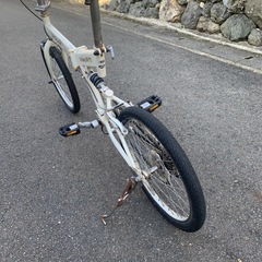 ジャガー20インチ折りたたみ自転車
の画像