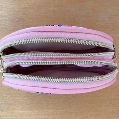 【お話し中】ハローキティ　ポーチ　ダブルジップの画像