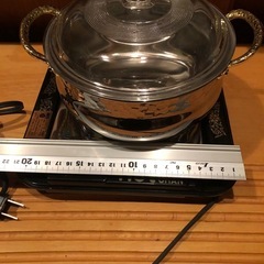 鍋と、保温機セットの画像