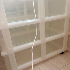 ニトリ　収納クリアケース　キャスター付きの画像