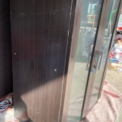 扉付き棚差し上げますの画像