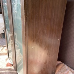 扉付き棚差し上げますの画像