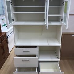 A-508【リユースのサカイ野々市店】ジモティ来店特価‼ 食器棚 ホワイト 電源コード付き クリーニング済み！！の画像