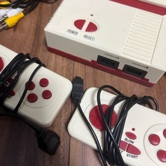 レトロゲーム機 ファミコンの画像
