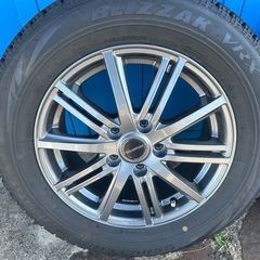 RUヴェゼル215/60R16スタッドレスBS2020年VRXの画像