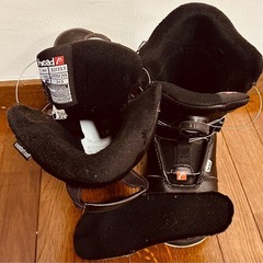 子供用スノボセット、スケボー、ウエットスーツの画像