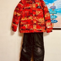 子供用スノボセット、スケボー、ウエットスーツの画像