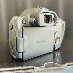 Canon EOS R7 美品 ボディのみ 付属品あり ミラーレス一眼 カメラの画像