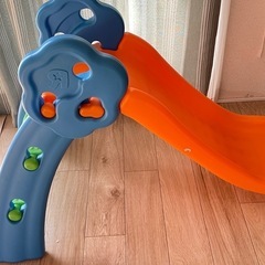 トイザらス　折りたたみ滑り台　オレンジ　ブルー　室内遊具 子供用の画像