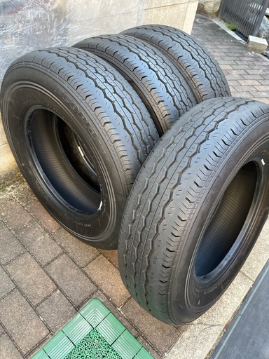 ハイエース　純正タイヤ　ブリヂストン　2025年製造 　 走行わずか