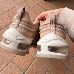 ナイキ ウィメンズ エア マックス 97 フューチュラ SEの画像