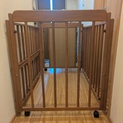 ベビーベッドの画像