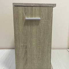 キャスター付き収納の画像