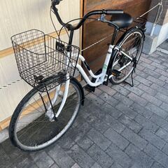 リサイクルショップどりーむ荒田店　No566 自転車　シティサイクル　２６インチ　ギア切り替え付き　LEDオートライト付き♪　鍵付き♪　シンプルなママチャリで乗りやすい♪の画像
