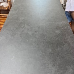 キッチンカップボード　水衝撃に強いアイカのトップ天板の画像