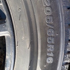 205/65/R16 ブリヂストン　スタットレスタイヤの画像